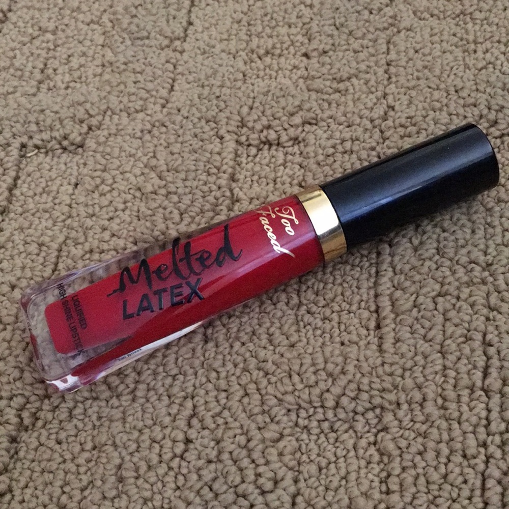 Too Faced Melted Latex I’m Bossy